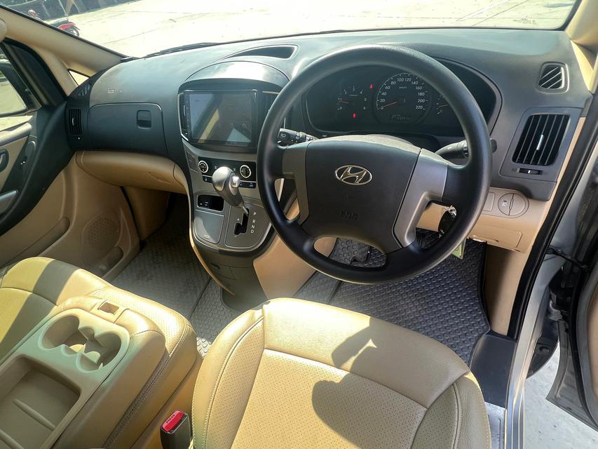 2017 HYUNDAI H1 2.5 Touring 6