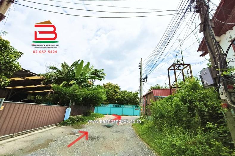 ที่ดินแถมบ้านเดี่ยว 1 ชั้น ซอยโรงเรียนศรีดรุณ ถนนเทพารักษ์ เนื้อที่ 308 ตรว. ตำบลบางพลีใหญ่ อำเภอบางพลี จังหวัดสมุทรปราการ