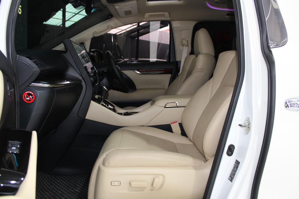 รหัสรถ JRS1758 TOYOTA VELLFIRE  hybrid 2016 สี ขาว แต่งเป็น 40 look  10