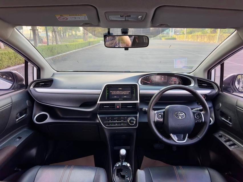 รหัส QT7386 TOYOTA SIENTA 1.5 V เกียร์ Auto สีขาว ปี 2020 จด 2020 แท้  9