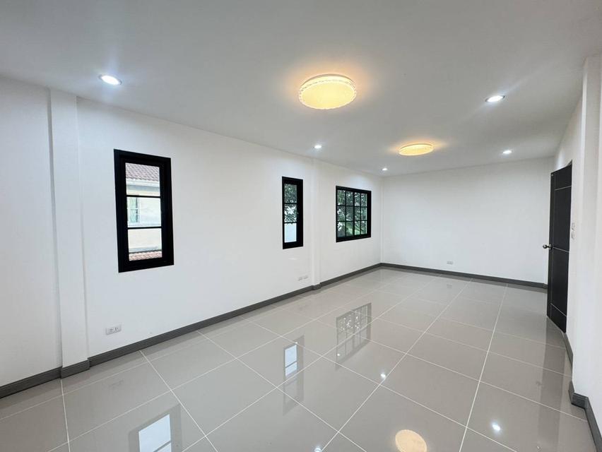 หมู่บ้านมัณฑนา2 ศรีนครินทร์ ซอยศรีด่าน22 15