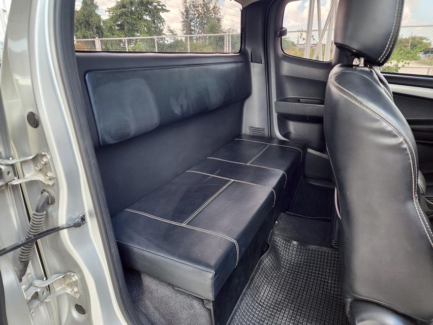  ISUZU D-max Space Cab 1.9L M/T  ปี 2019 9