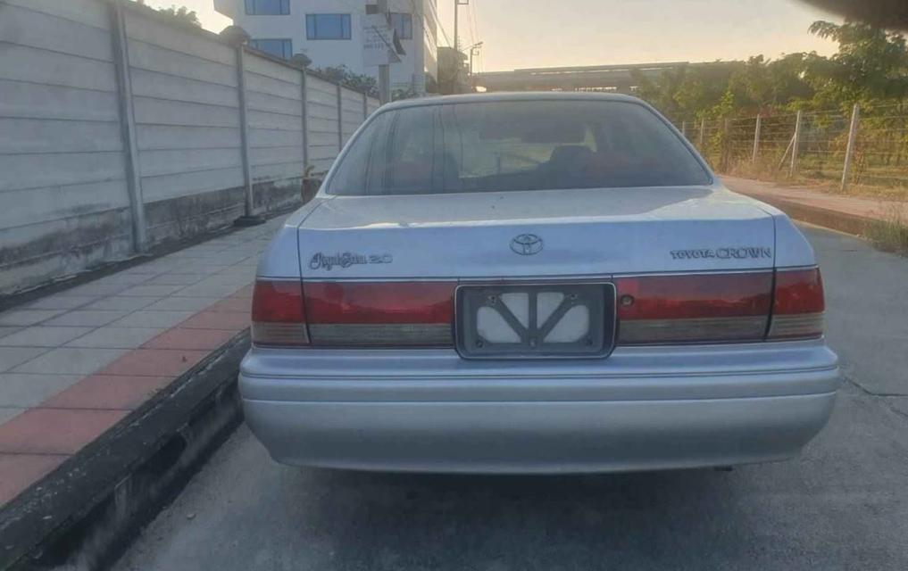 Toyota Crown ปี 1998 4