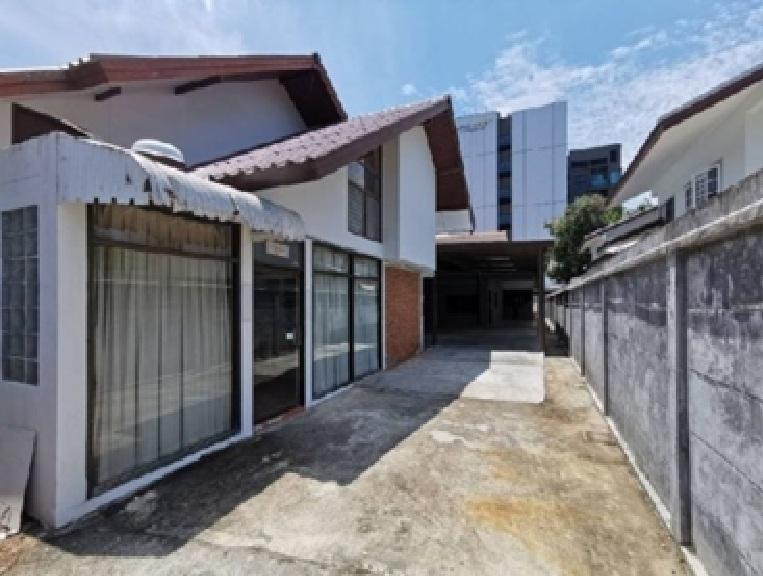 ให้เช่าบ้านเดี่ยว 2 ชั้น ย่านลาดพร้าว ซอยลาดพร้าว 44 หลังใหญ่ / พื้นที่ดิน 155 ตารางวา จอดรถ 5-6 คัน  1