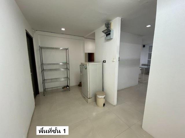 ให้เช่าทาวน์โฮม 3 ชั้นหลังมุม 180 ตรม. ย่านทาวน์อินทาวน์ ลาดพร้าว 94 ถนนศรีวรา ใกล้ The Scene ใกล้อบอร่อย ใกล้โรงเรียนบด 4