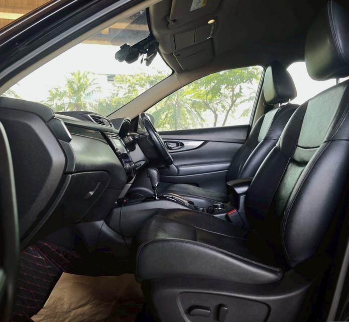 Nissan X-Trail 2.0 V 4WD ปี 2015  6