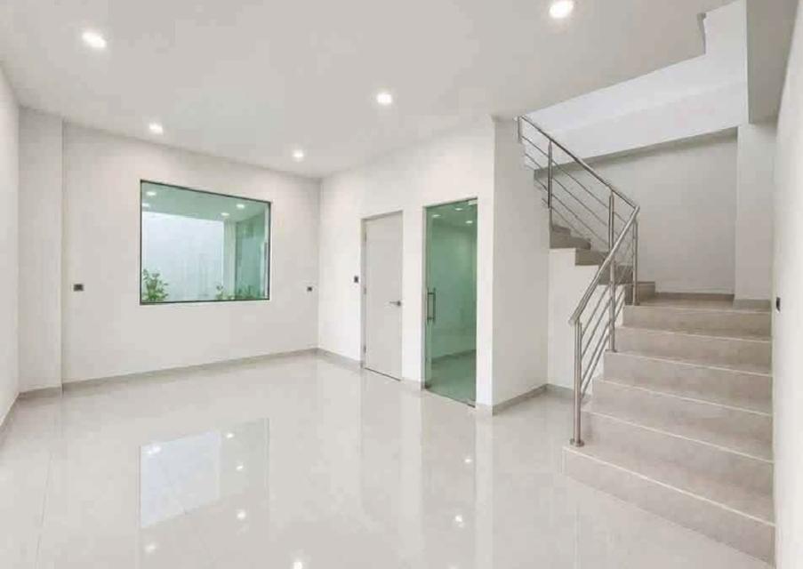 ให้เช่าโกดัง , โรงงาน พร้อมสำนักงาน 2 ชั้น /  สร้างใหม่ / สร้างใหม่ โกดัง 3 หลัง / ทำเล ถนนพระราม 2 ฝั่งสมุทรสาคร / หลัง central มหาชัย 5