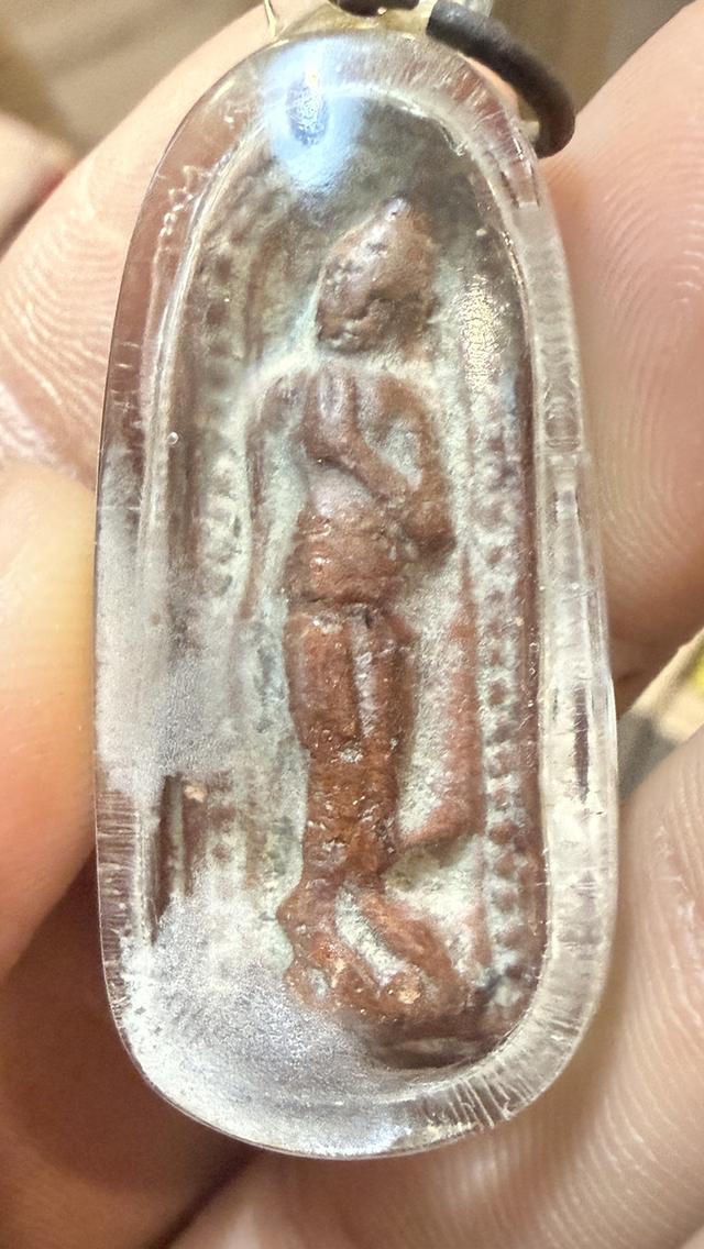 พระกำแพงลีลาเม็ดขนุน จากจังหวัดกำแพงเพชร รูปที่ 4