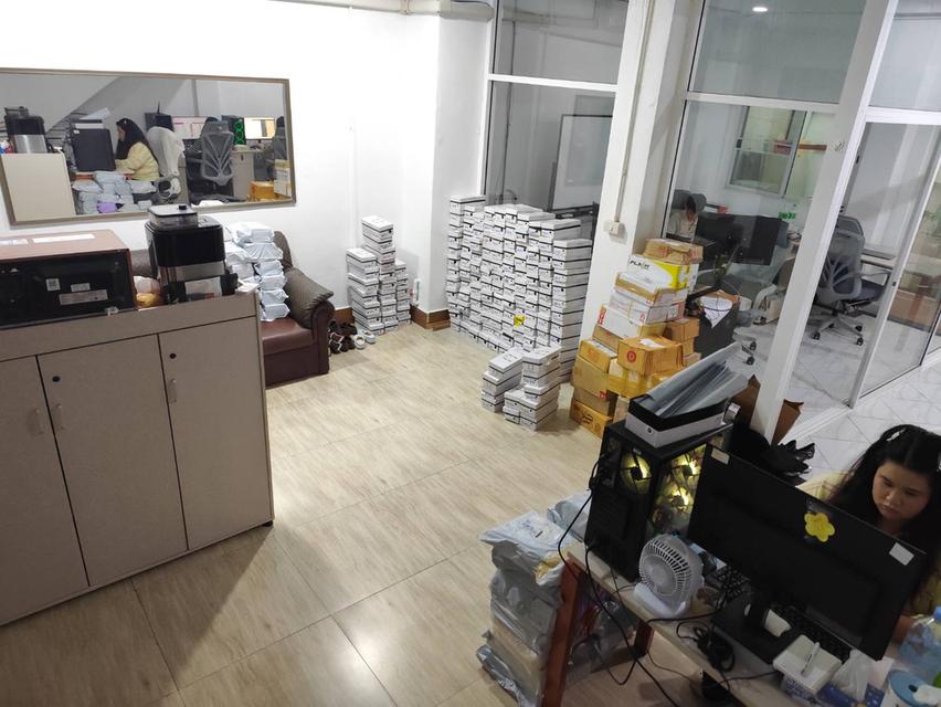 SALE NICE TOWN HOUSE 3 STROY WITH TENANT INCOME IMMIDIATELY OR NEGOTAION AT SUKHUMVIT44 รูปย่อยที่ 4