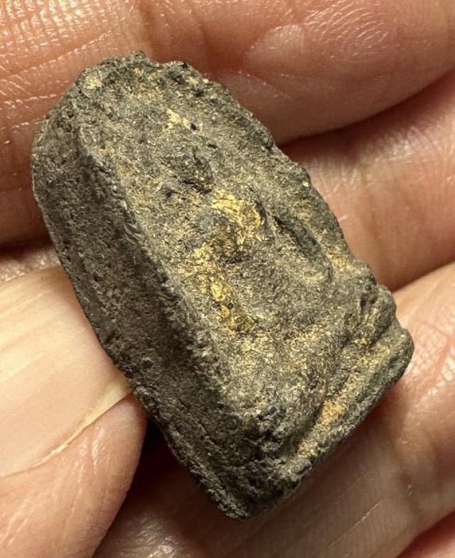 พระซุ้มกอเนื้อผงคลุกรัก ลป.เพิ่ม วัดกลางบางแก้ว