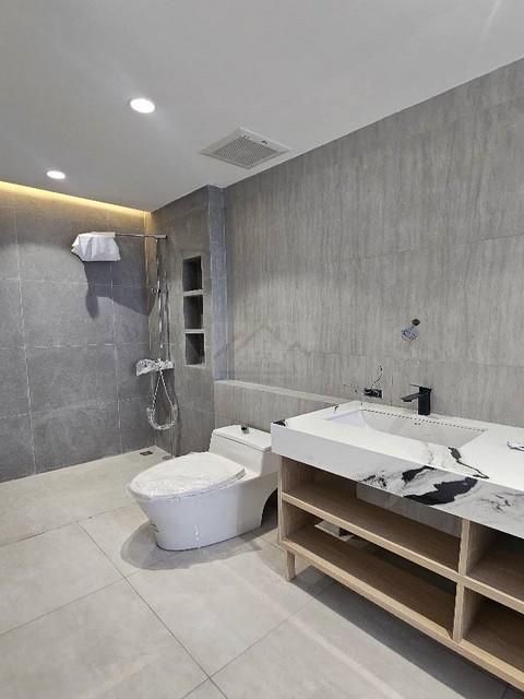 ขาย Townhome แนวใหม่ 2 ชั้น สุขุมวิท 36 ออกแบบโดยเน้นทิศทางของลมและแสงธรรมชาติ ทำให้สามารถอยู่ในบ้านได้สบายตลอดทั้งวัน ใ 4
