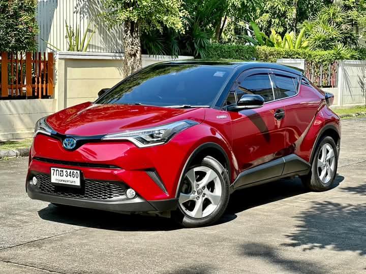 Toyota CHR สีแดง สภาพสวยๆ 10