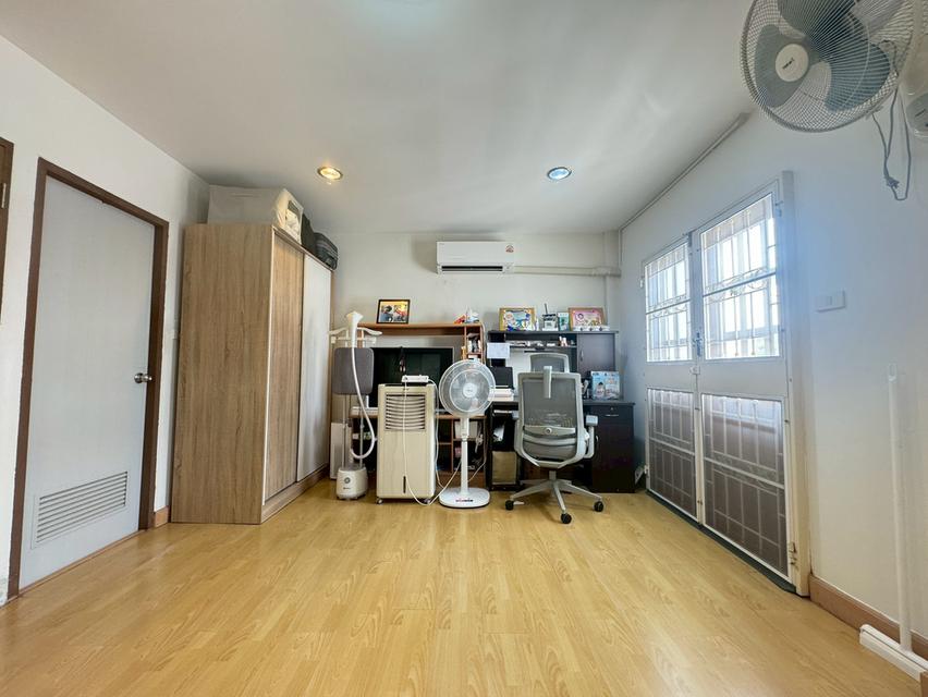 บ้านทาวน์โฮม3ชั้น ย่านท่าพระ 10