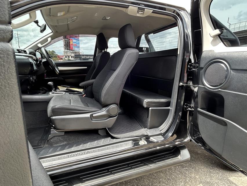 Toyota Hilux Revo 2.4 Entry Smart Cab Prerunner AT ปี 2021  ผ่อน 8,957 บาท รูปที่ 5