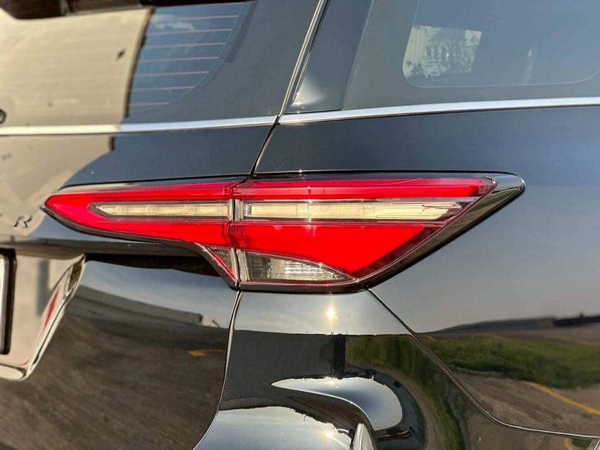 Toyota Fortuner 2.4 Legender 2WD ปี 2021 8