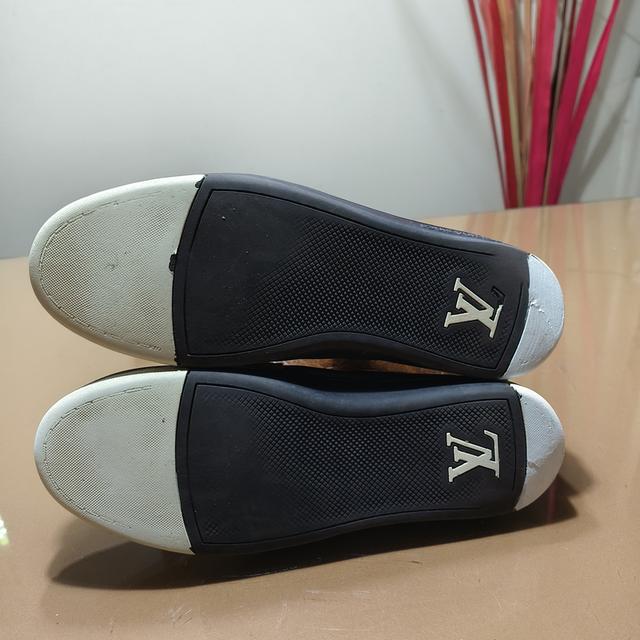 Louis VuittonSize.  42/27 cm⭐⭐⭐⭐ Pre-owned/ Fair Condition🔥 Price : 790฿ รูปที่ 6