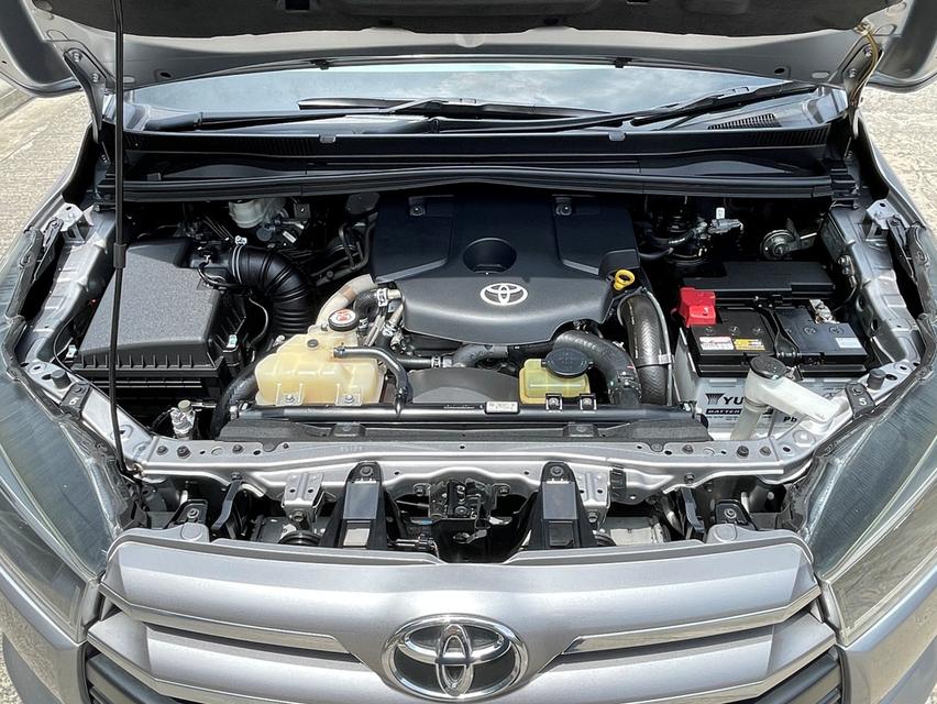 ขาย Toyoya Innova Crysta 2.8G ปี20 15