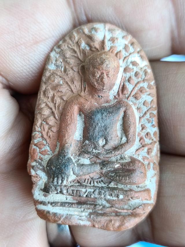 พระเปิมลำพูน กรุวัดพระธาตุหริภุญไชย ลำพูน