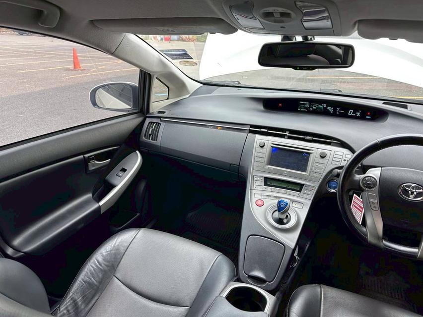 Toyota Prius 1.8 Hybrid เกียร์ออโต้ สีขาว ปี 2012 13