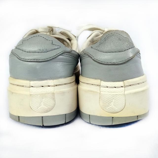 NIKE รองเท้าผ้าใบมือสอง สีเทา-ขาว พื้นสูง สภาพเหมือนใหม่ จัดส่งฟรี!!! เก็บปลายทาง 6