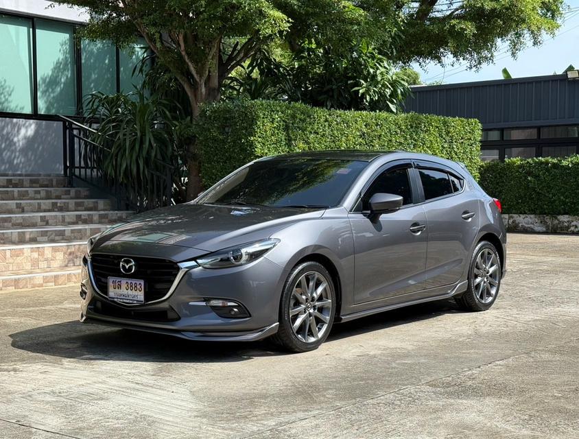 2019 MAZDA 3 2.0 S 5ประตู รถมือเดียวออกป้ายแดง รถวิ่งน้อยเพียง 80,000 กม ประวัติศูนย์ครบ รถไม่เคยมีอุบัติเหตุครับ