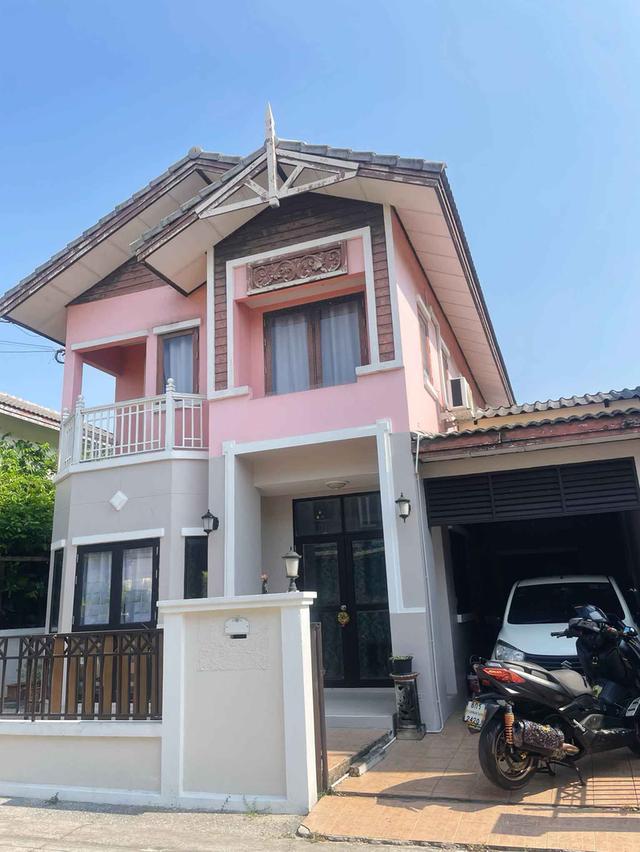 ให้เช่าบ้านหลังใหญ่ พื้นที่เยอะ @หมู่บ้านฟ้าปิยรมย์ คลอง 6 สภาพสวย ต่อเติมเต็ม พื้นที่สวนกว้าง พร้อมเข้าอยู่ได้เลยค่ะ!  พื้นที่: 40ตร.วา บ้านกว้างขวาง 1