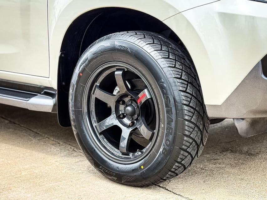 ISUZU MU-X 3.0 Top Navi 2WD AT ปี16-17เกียร์ออโต้ 9