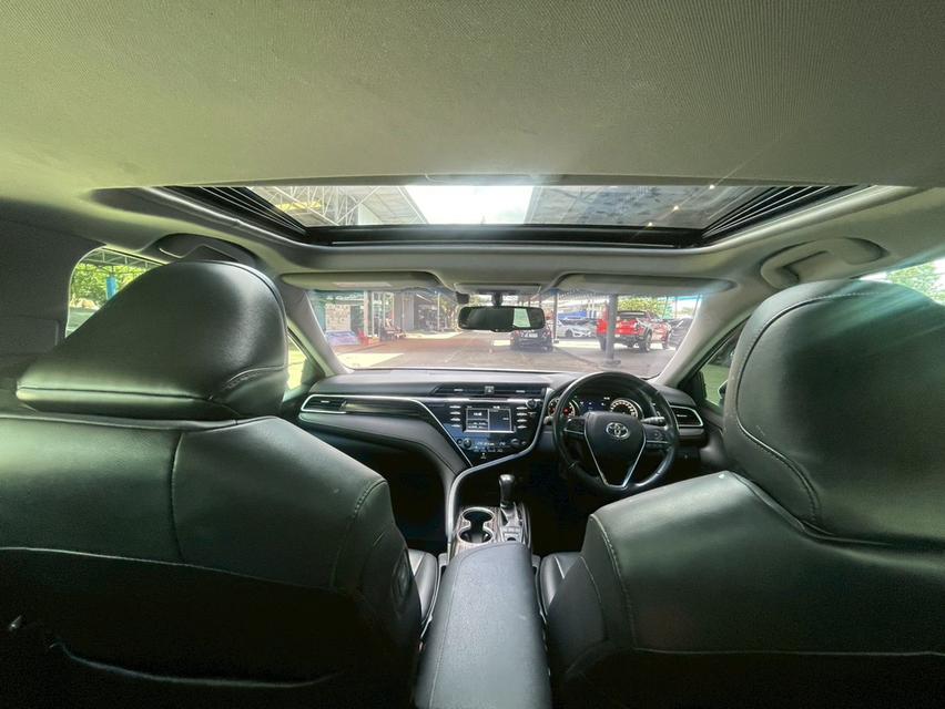 TOYOTA. CAMRY  Sedan 4dr SA 8sp FWD 2.5 G  Y2020. สีขาว  ออโต้ 9