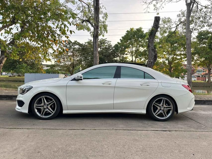 Mercedes-Benz CLK-Class สีขาว รถศูนย์ไทย สภาพสวย ปี 2015 8