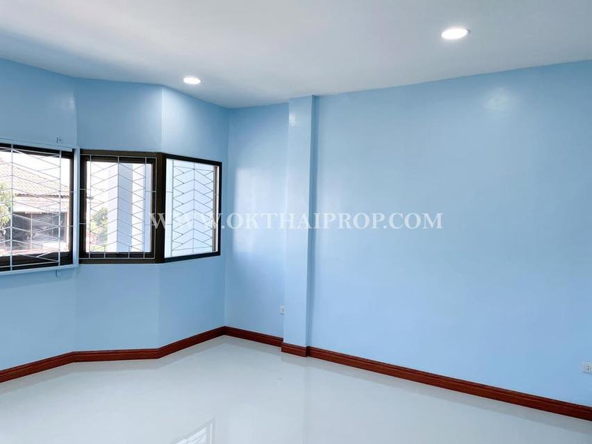 ทาวน์โฮม 4.5 ชั้น ถนนโชคชัย 4 ลาดพร้าว 7