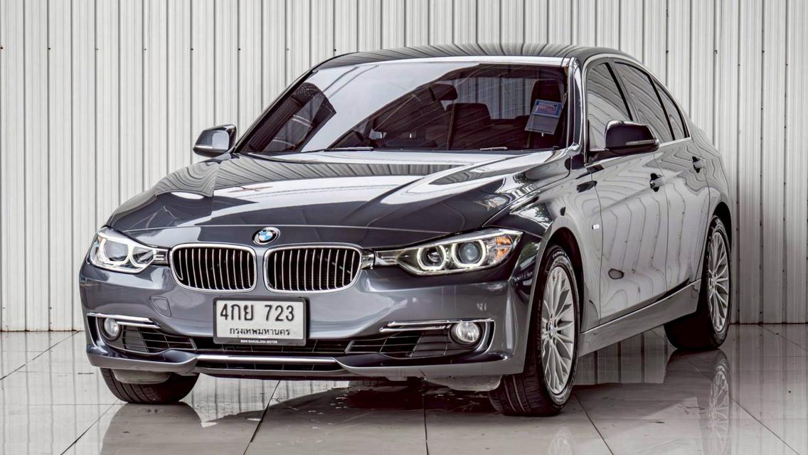 BMW 320i Luxury ปี15 รูปย่อยที่ 3