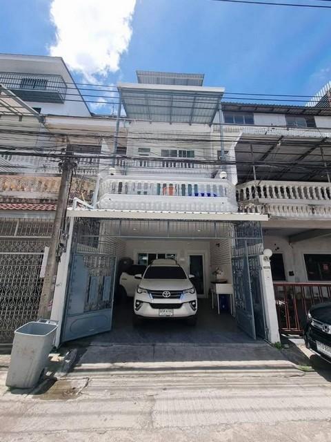 ให้เช่าบ้าน 4 ชั้น ย่านสุทธิสาร ห่างจาก mrt สุทธิสาร 450 เมตร ถ. รัชดาภิเษก  เดินทางสะดวก รับต่างชาติ เลี้ยงสัตว์ได้ 1