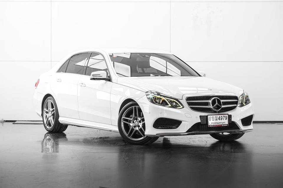 2013 Mercedes-Benz E300 2.1 W212 BLUETEC HYBRID Sedan สีขาว เครื่องดีเซล+ไฟฟ้า เลขไมล์ 88378 กม.