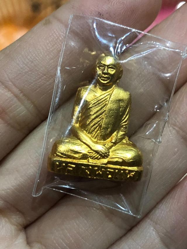 รูปหล่อหลวงพ่อแพรุ่นแรก