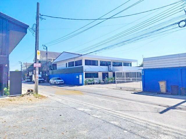 ตลาดหนองบอน 1 กม 6น้ำ ย่านประเวศ 1ไร่กว่า หรือ 500ตร.วา. เฉลิมพระเกียรติ ร.9 ซอย 41-47 โกดังให้เช่า 8นอน ติดสวนหลวง 2000 6