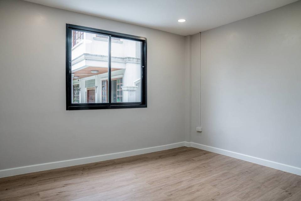 ขายบ้านทาวโฮมเอกมัย สุขุมวิท65 ปรีดีพนมยงค์15 Townhome 4ชั้น ใกล้ BTSเอกมัย ทองหล่อ พระโขนง 3 ห้องนอน 4ห้องน้ำ ทำใหม่พร้อมอยู่ ใกล้พระราม4 0879074045 14