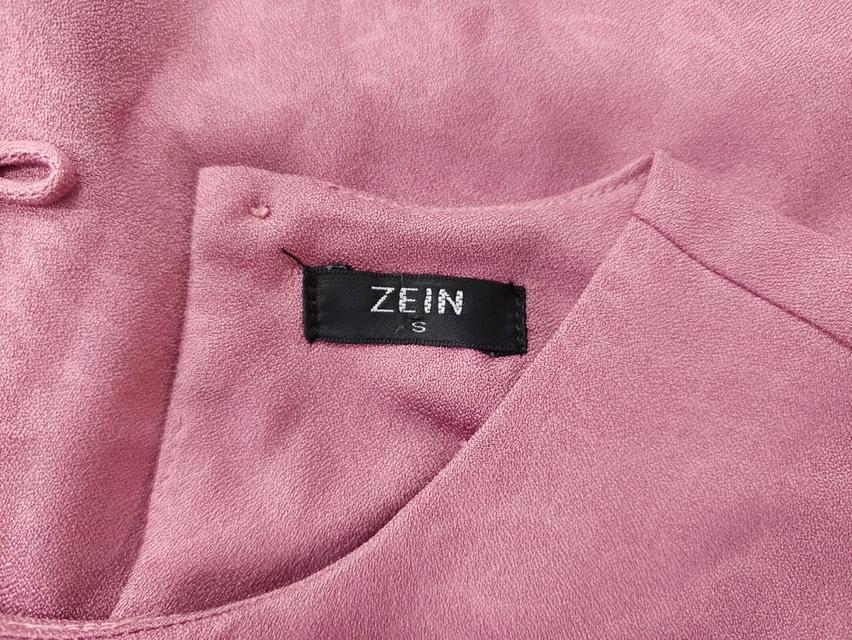 USED Zein - Pink Floral Bell Sleeve Top | เสื้อแขนห้าส่วนสีชมพู สีม่วง เสื้อแขนกระดิ่ง ลายดอก คอกลม ทำงาน แท้ มือสอง