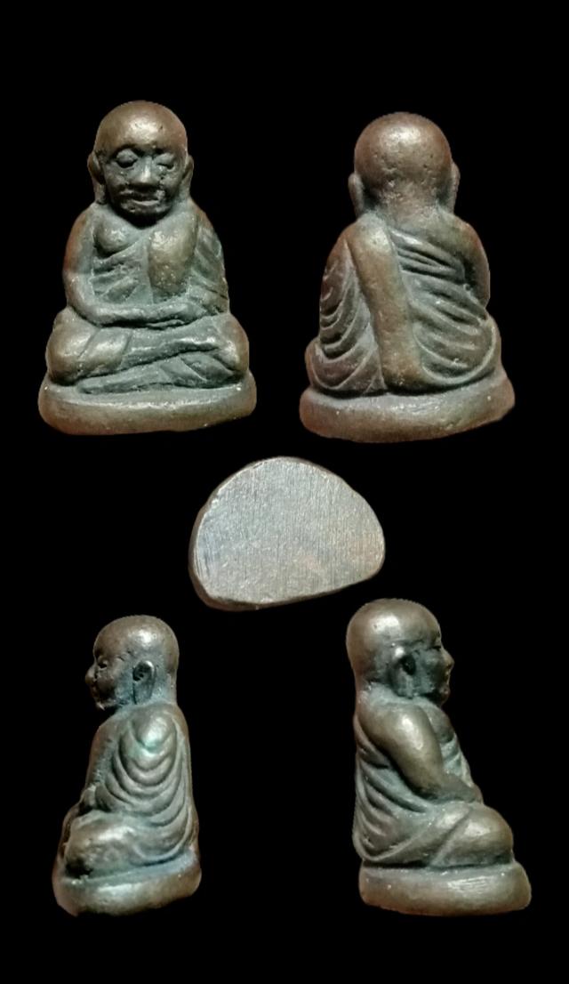 รูปหล่อหลวงพ่อเงิน พิมพ์ใหญ่ ขี้ตา