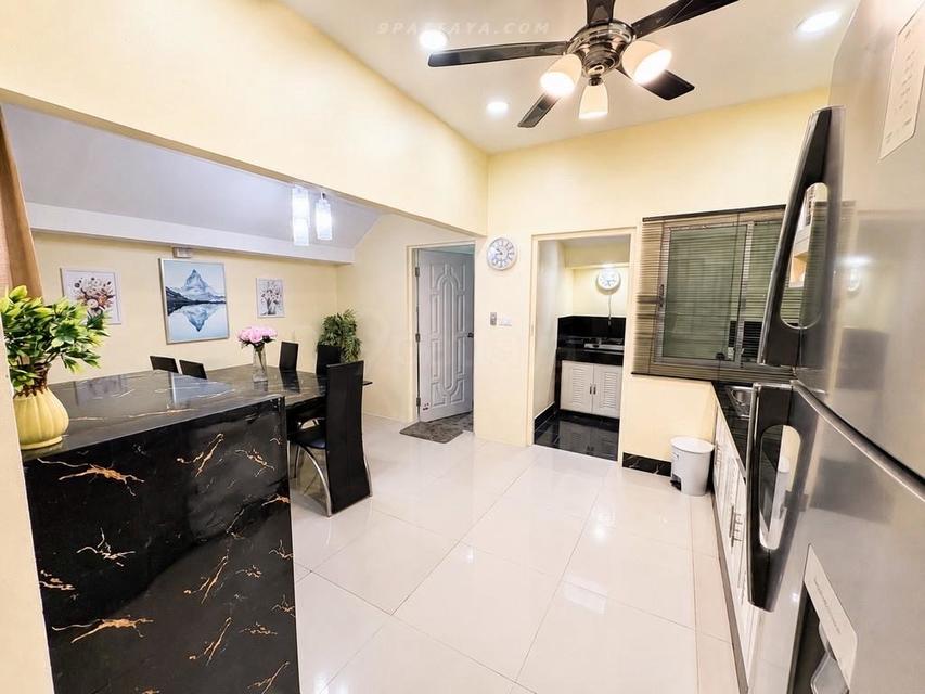 For Sale — Investment House in Thappraya Soi 15, PattayaHouse for sale in a prime location on Thappraya Soi 15, Pattaya. Suitable for personal living 10