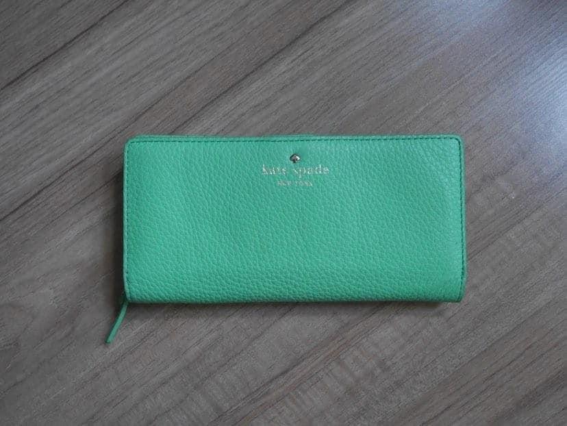 กระเป๋าเงินใบยาว Kate Spade สีเขียว 1