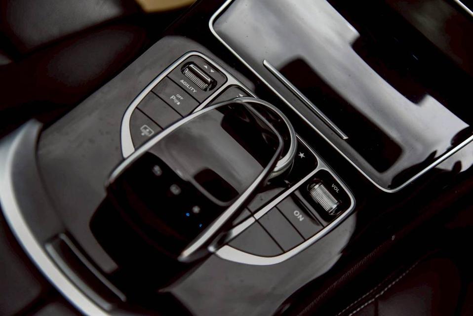 Mercedes Benz C300 AMG BlueTec Hybrid 8
