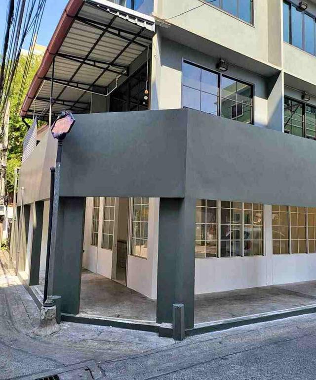 B1031 ให้เช่าอาคารสไตล์ลอฟท์ 3ชั้น ย่านห้วยขวาง ซอยประชาสงเคราะห์27 5