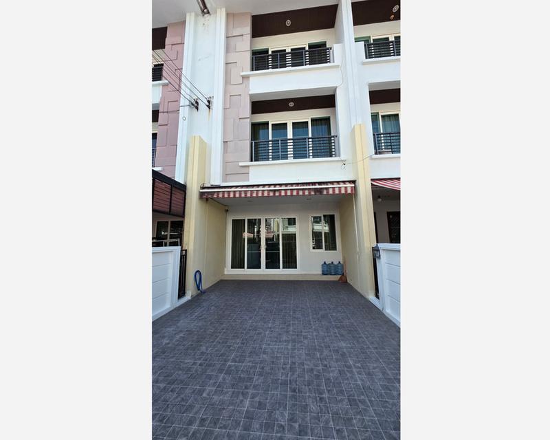 บ้านกลางเมือง เอสเซ้นส์ พระราม 9-ลาดพร้าว ทาวน์โฮม 3 ชั้น 22 ตร.วา 3 นอน 3 น้ำ ใกล้ MRT ลาดพร้าว 71 2