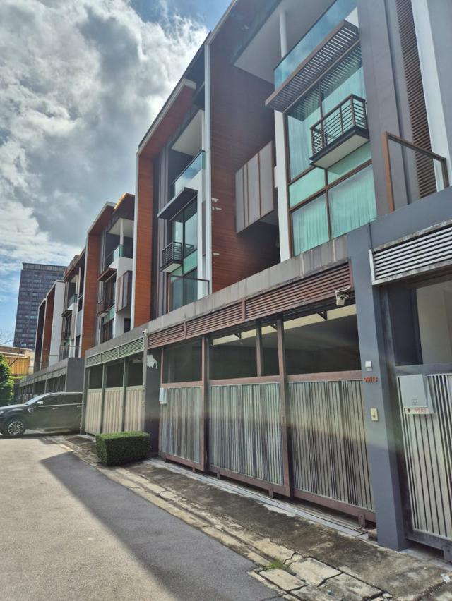 ขาย-ให้เช่า ทาวน์เฮ้าส์ หมู่บ้าน Residence Sukhumvit 65 ใกล้ BTS เอกมัย 28 ตรว 4 ชั้น 2