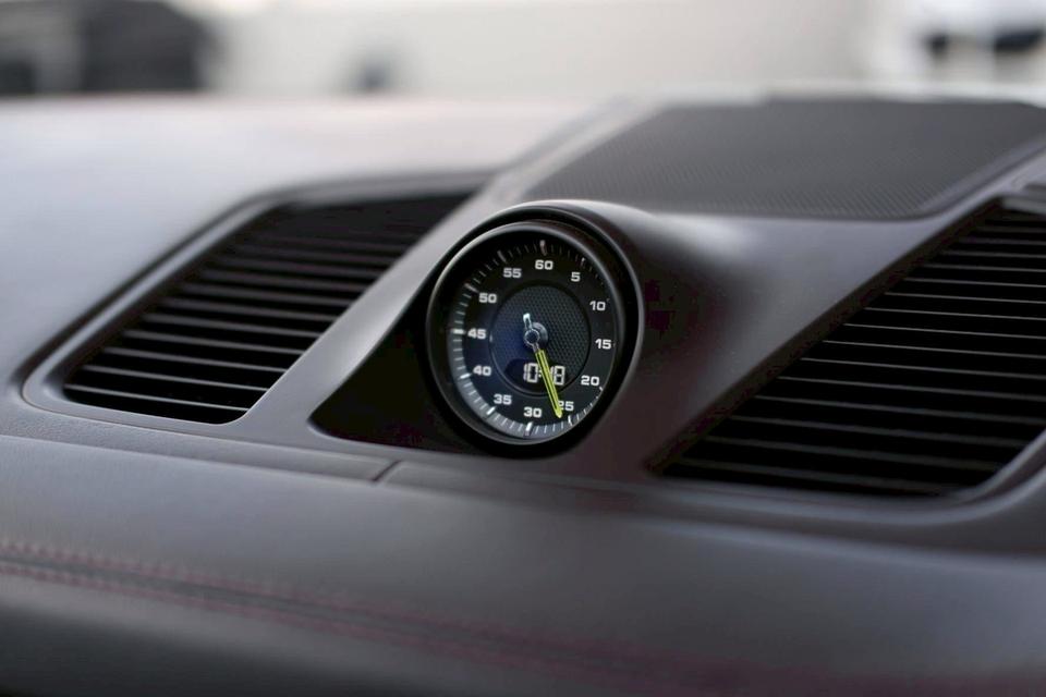 Porsche Cayenne Coupe E-Hybrid 3.0 V6 Turbo 2020 สีขาว รูปที่ 12