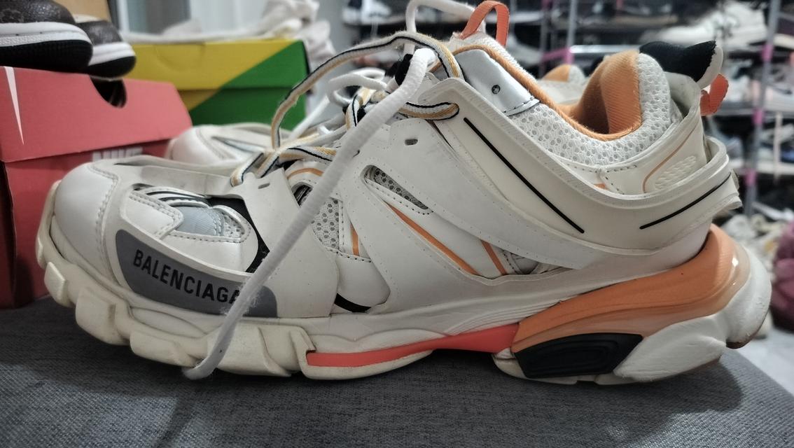 รองเท้ามือ2