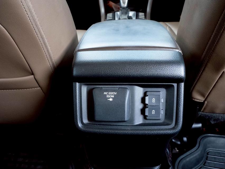 Isuzu MU-X  3.0 Ultimate 6AT 4×4 12