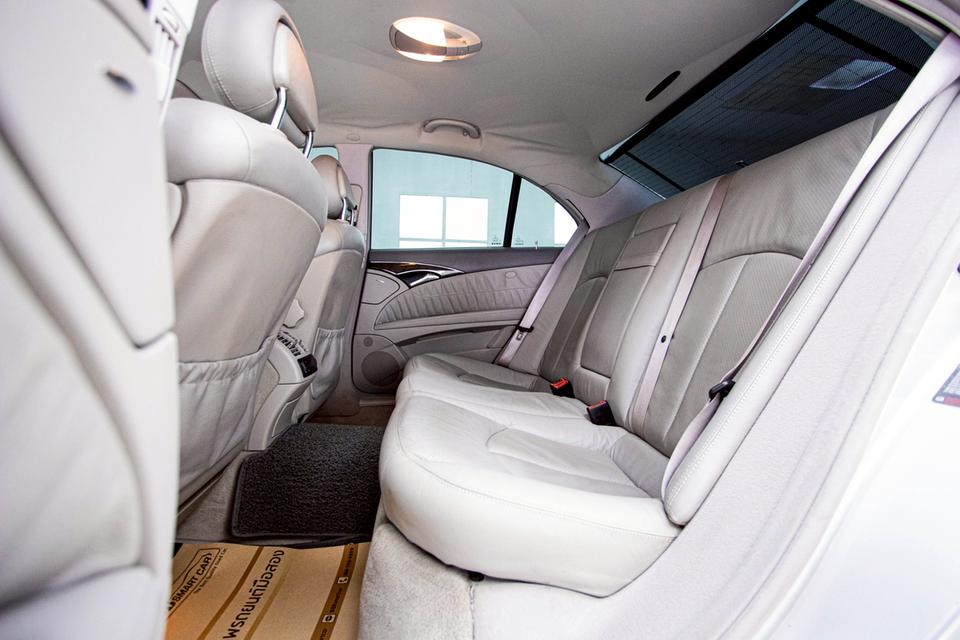 MERCEDES-BENZ E-CLASS E240 2.6 AVANTGARDE  2003  9