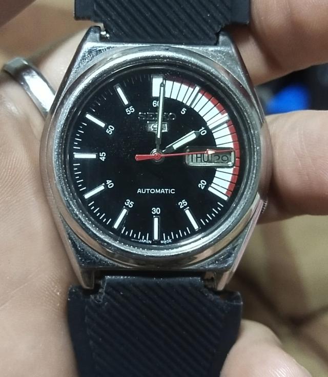 seiko5 sports automatic หน้าสปอร์ตหน้าดำทรงเหลี่ยม-สายยาง