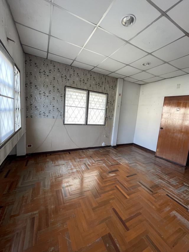 ขายบ้านเดี่ยวหลังมุม หมู่บ้านวรนุช เพชรเกษม 68 แยก 31 ขายตามสภาพ ราคาต่อรองได้ ทำเลดี ใกล้ MRT บางแค 7